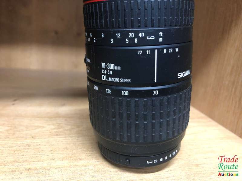 SIGMA 70-300mm DL Macro Super Telephoto Zoom Lens [PENTAX]