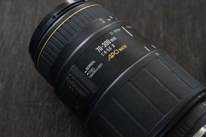 Sigma 70-300 F4-5.6 APO macro Lens [ PENTAX MOUNT ]