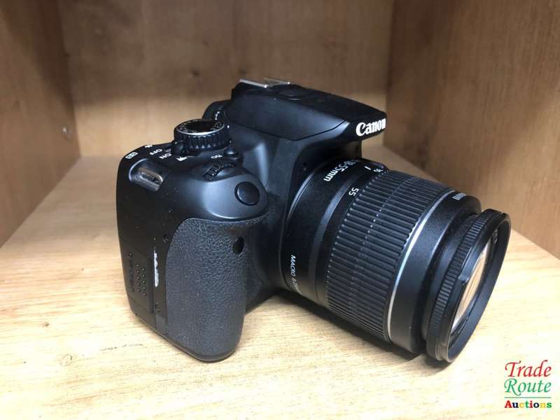 CANON 650D Digital SLR CAMERA with Canon 18-55mm Lens (18 Megapixels) DSLR Camera Kit