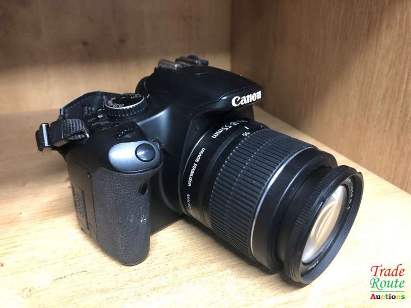 Canon EOS 450D DigitalSLR camera 12.2 Megapixels with Canon 18-55mm Lens Kit