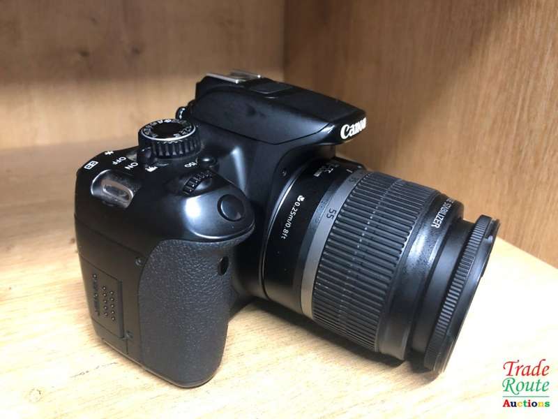 CANON 650D Digital SLR CAMERA with Canon 18-55mm Lens (18 Megapixels) DSLR Camera Kit