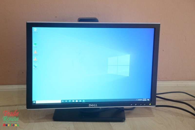 Dell 2009WT 1680 x 1050 Resolution 20" WideScreen LCD Flat Panel Computer Monitor Display