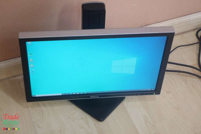 Dell 2009WT 1680 x 1050 Resolution 20" WideScreen LCD Flat Panel Computer Monitor Display