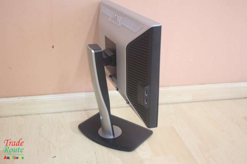 Dell 2009WT 1680 x 1050 Resolution 20" WideScreen LCD Flat Panel Computer Monitor Display