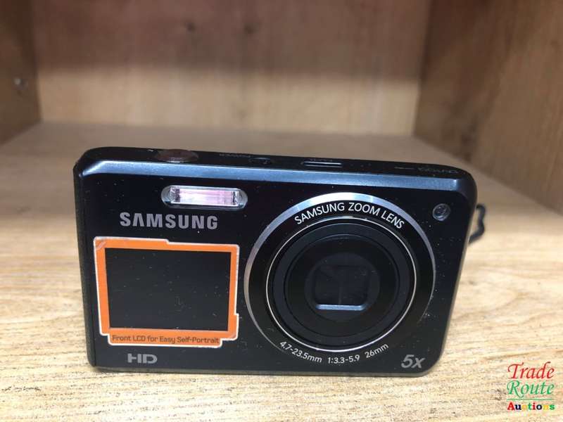 Samsung DV100 Dual View Digital Camera 16.1 Mega pixels with 5x Optical Zoom