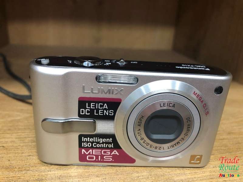Panasonic Lumix DMC-FX10 Digital Camera with 3x Image Stabilized Optical Zoom (Silver)