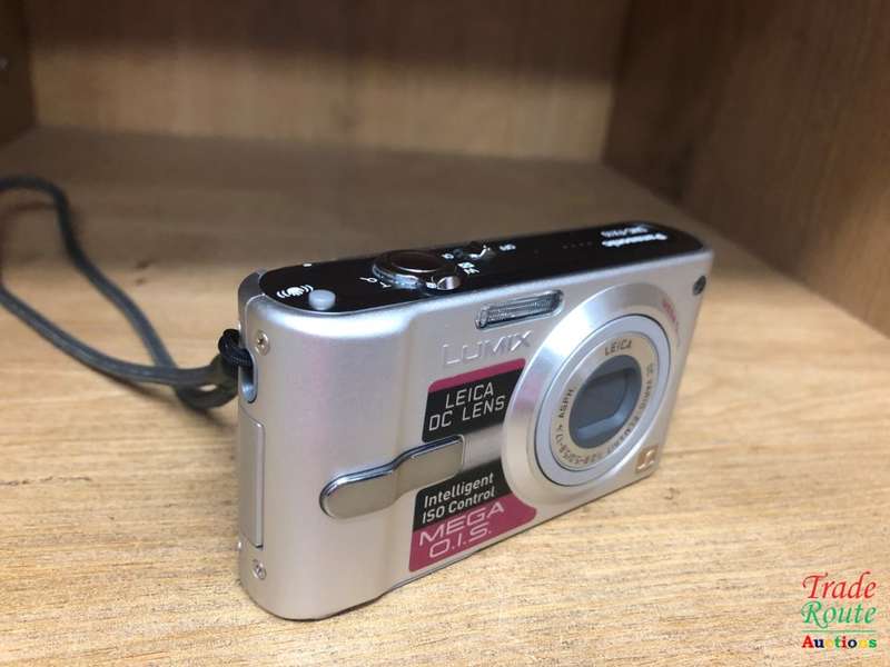 Panasonic Lumix DMC-FX10 Digital Camera with 3x Image Stabilized Optical Zoom (Silver)