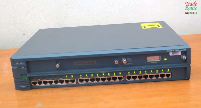 Cisco Catalyst 2900 series XL WS-C2924M 24 Port Ethernet Switch