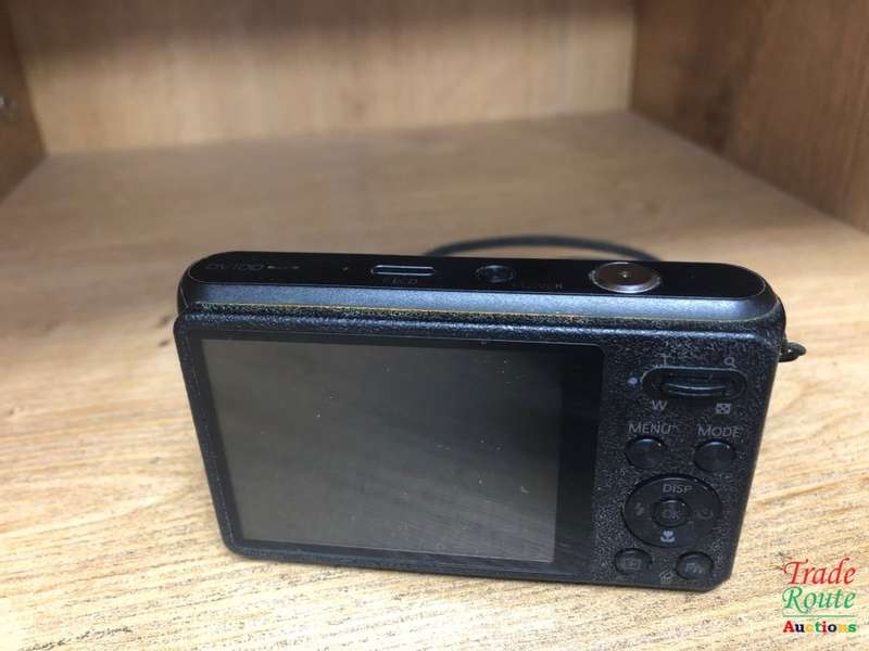 Samsung DV100 Dual View Digital Camera 16.1 Mega pixels with 5x Optical Zoom