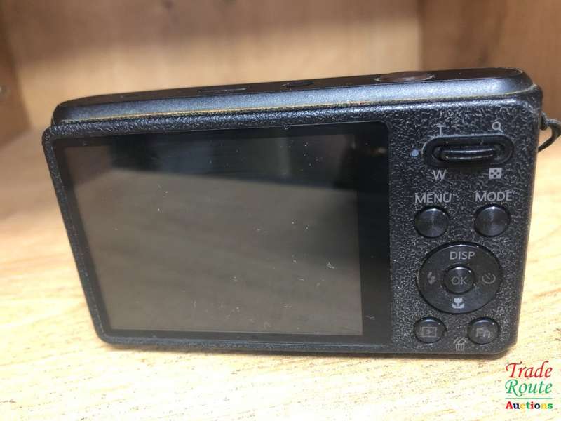 Samsung DV100 Dual View Digital Camera 16.1 Mega pixels with 5x Optical Zoom
