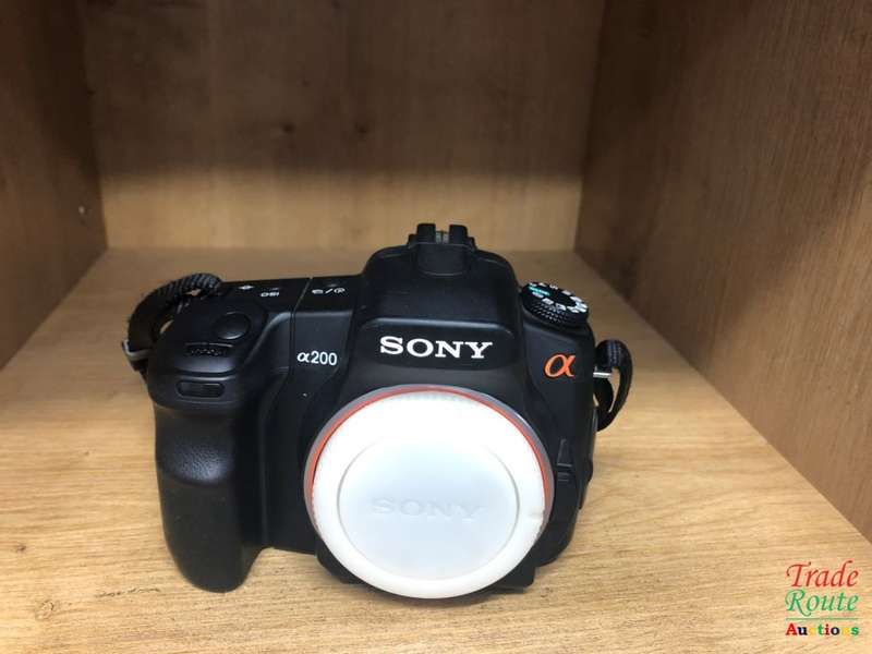 SONY ALPHA A200 DSLR PROFESSIONAL DIGITAL CAMERA BODY  [FOREIGN LANGUAGE MENU]