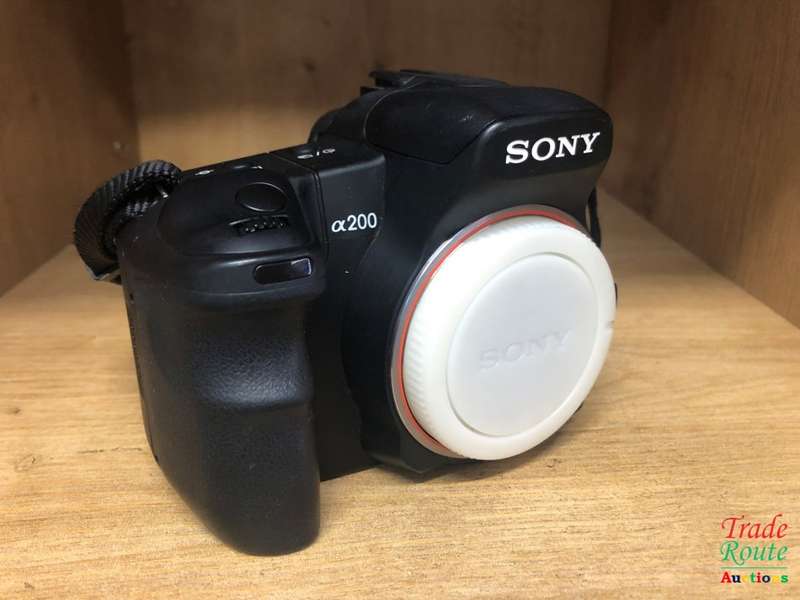 SONY ALPHA A200 DSLR PROFESSIONAL DIGITAL CAMERA BODY  [FOREIGN LANGUAGE MENU]
