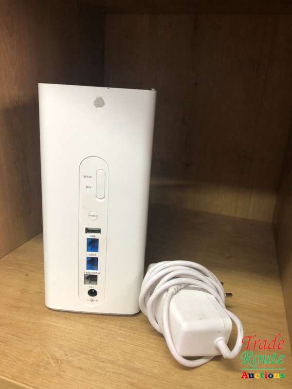 Huawei B618s-22D 4g Lte Wireless Router [USES SIM CARD]