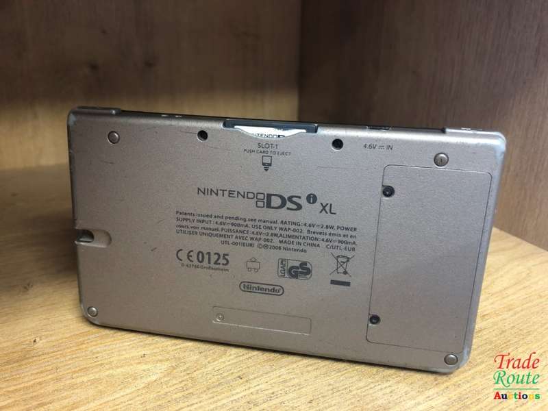 Nintendo DSi XL, Gaming Console