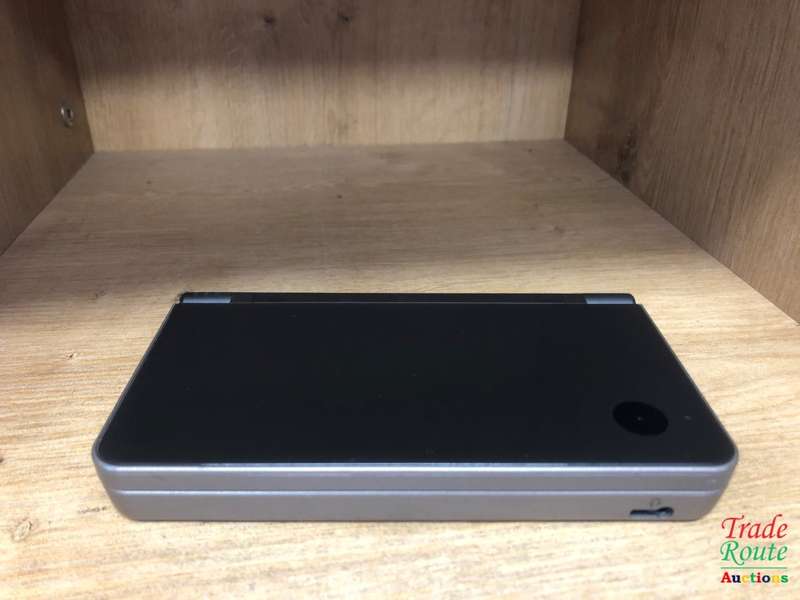 Nintendo DSi XL, Gaming Console