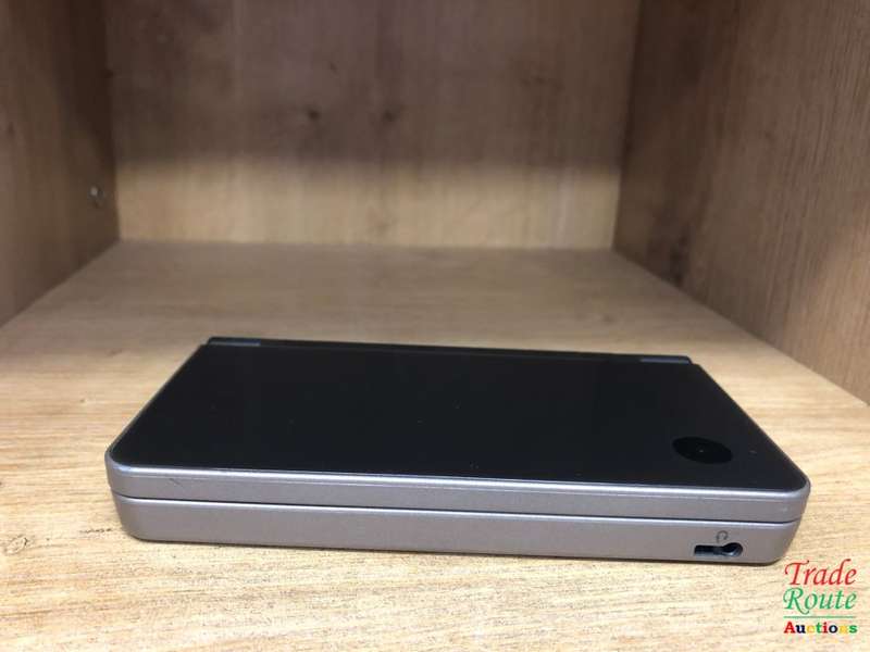 Nintendo DSi XL, Gaming Console