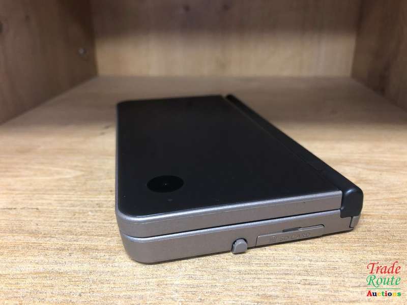Nintendo DSi XL, Gaming Console