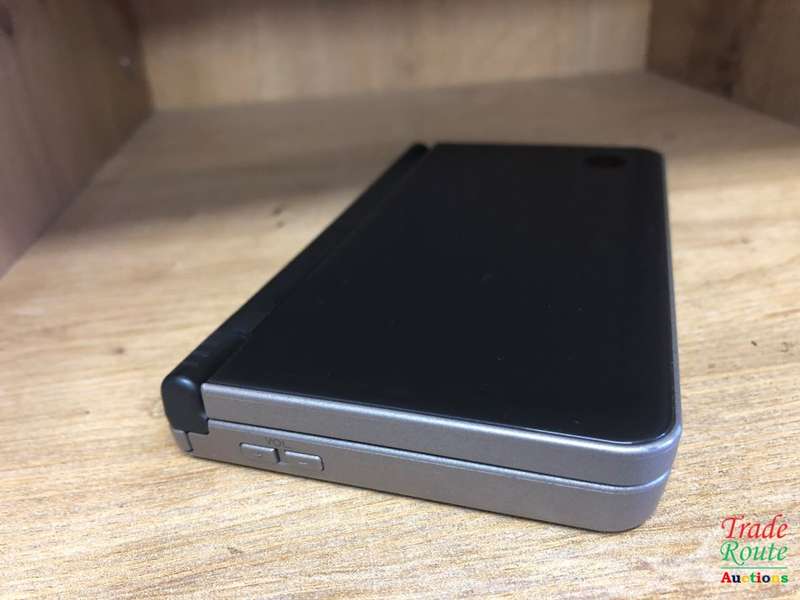 Nintendo DSi XL, Gaming Console