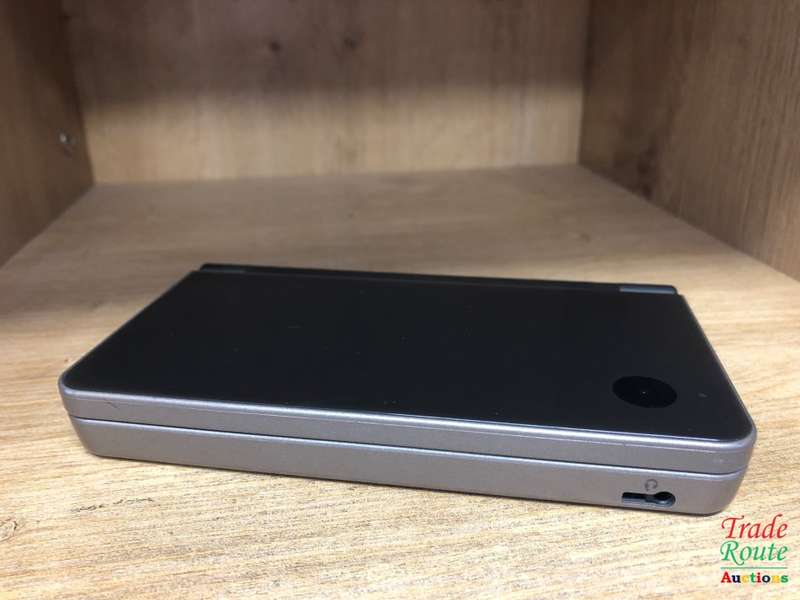 Nintendo DSi XL, Gaming Console