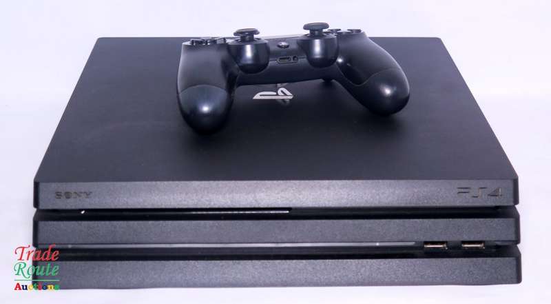 Sony Playstation 4 Console Pro 1TB [CUH-7016b] PS4 PRO + 1 Wireless Controller