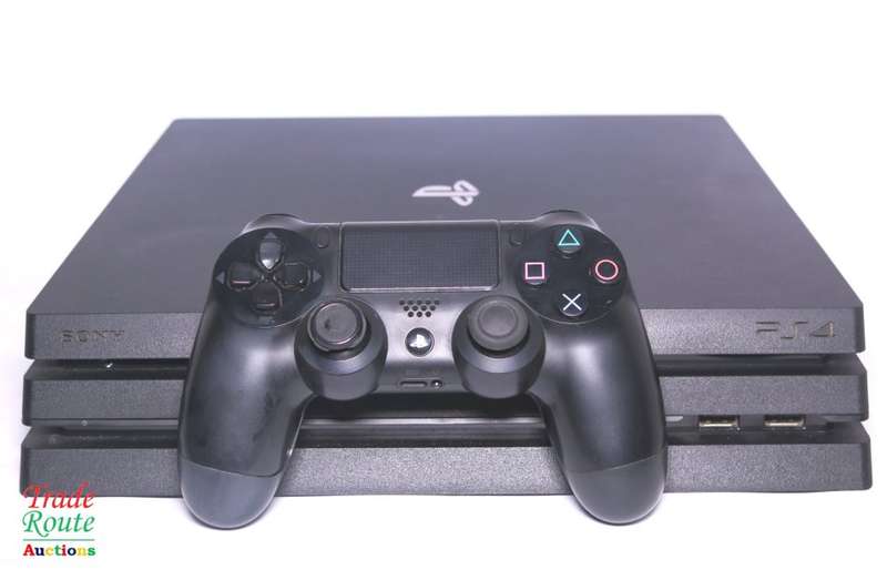 Sony Playstation 4 Console Pro 1TB [CUH-7016b] PS4 PRO + 1 Wireless Controller