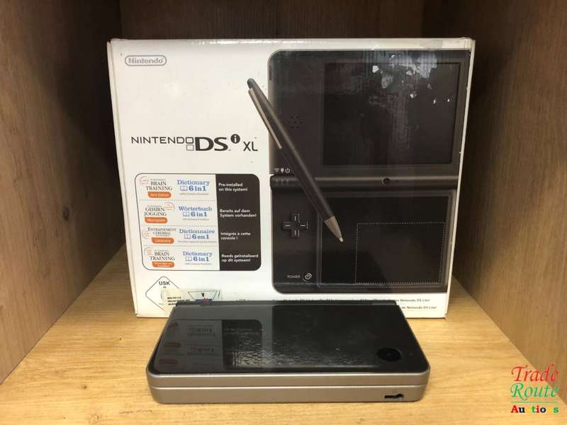 Nintendo DSi XL, Gaming Console - IN BOX