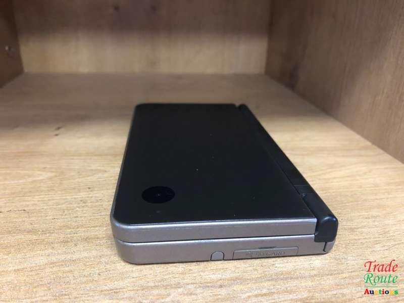 Nintendo DSi XL, Gaming Console - IN BOX
