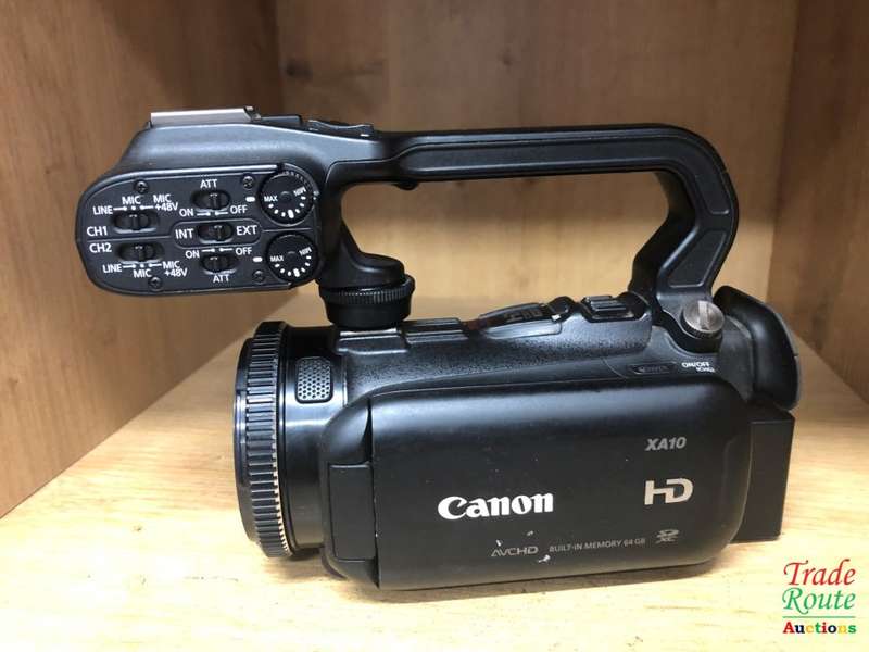 CANON XA10  AVCHD CAMCORDER - HD - BUILT IN MEMORY 64GB - CAMCORDER