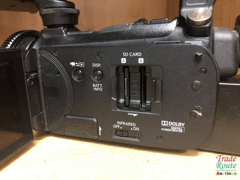 CANON XA10  AVCHD CAMCORDER - HD - BUILT IN MEMORY 64GB - CAMCORDER