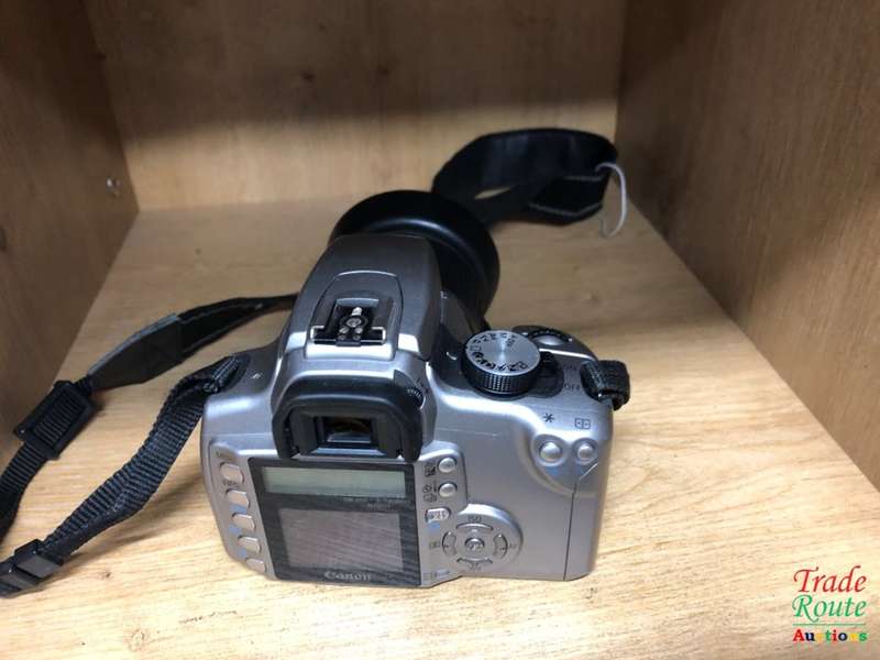 Canon EOS 350D Digital SLR camera (SILVER) WITH 18-55 mm ii LENS [ NO CHARGER ]