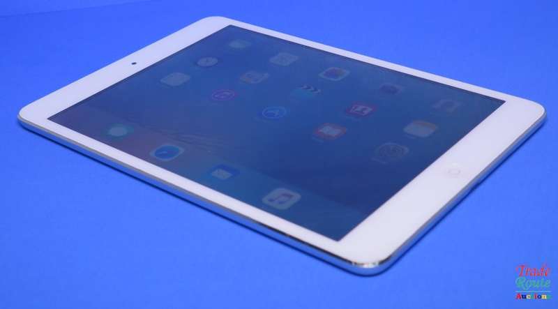 IPAD MINI | 16GB | WiFi | MD531HC/A | WHITE/SILVER | GENUINE APPLE | 7.9 Inch Tablet | Touch Screen