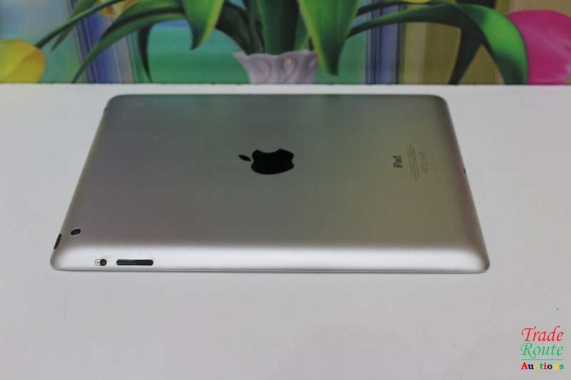 IPAD 4 | 16GB | WiFi | MD513HC/A | WHITE | GENUINE APPLE  ** RETINA DISPLAY **
