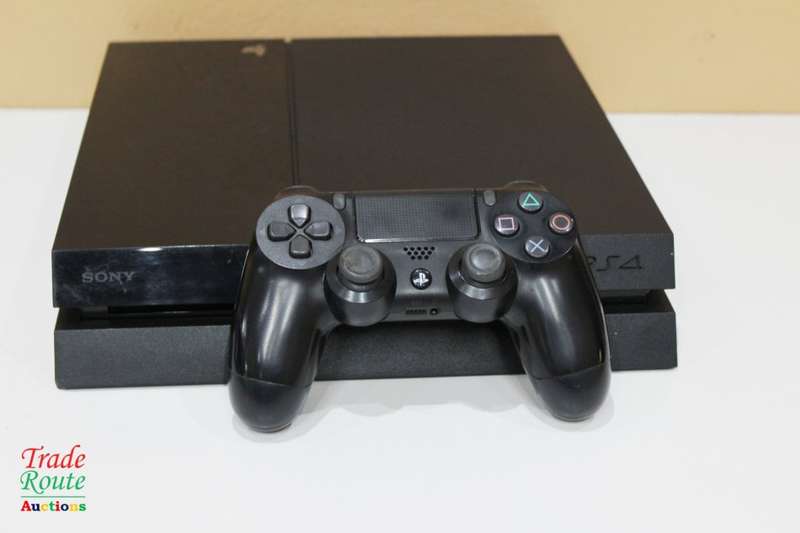 Sony PS4  PlayStation 4 console 500GB EDITION - CUH-1116A - Jet Black  *** SONY PS4 ***