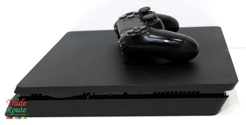 Sony PS4 PlayStation 4 SLIM console CUH-2216A - Jet Black  *** SONY PS4 ***
