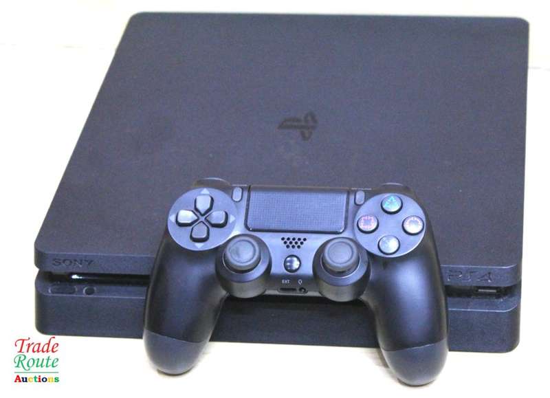Sony PS4 PlayStation 4 SLIM console CUH-2216A - Jet Black  *** SONY PS4 ***