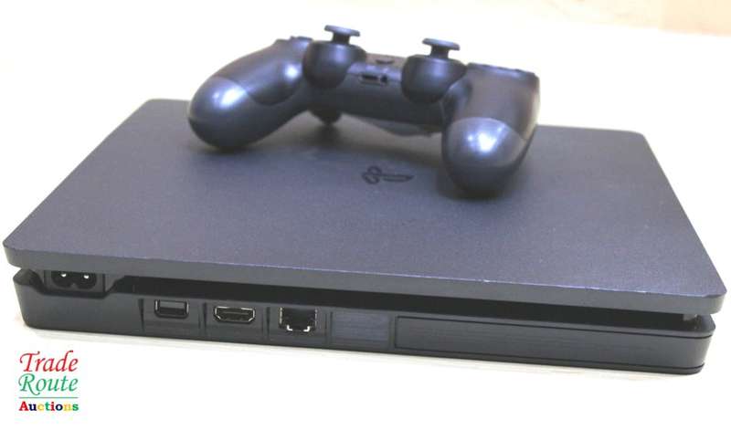 Sony PS4 PlayStation 4 SLIM console CUH-2216A - Jet Black  *** SONY PS4 ***