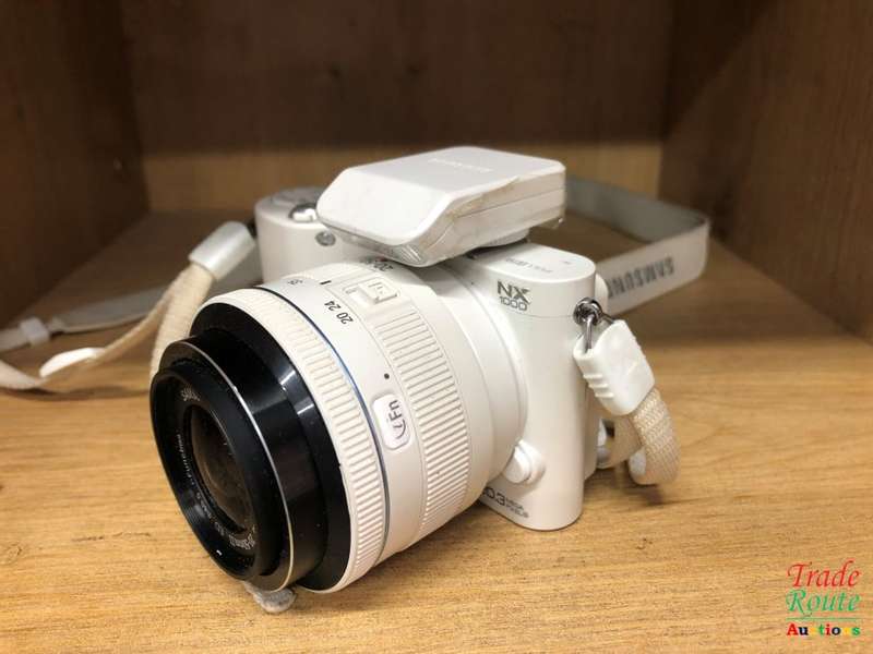20.3 Megapixels | Samsung NX1000 | SMART DIGITAL CAMERA FULL HD | WI-FI KIT