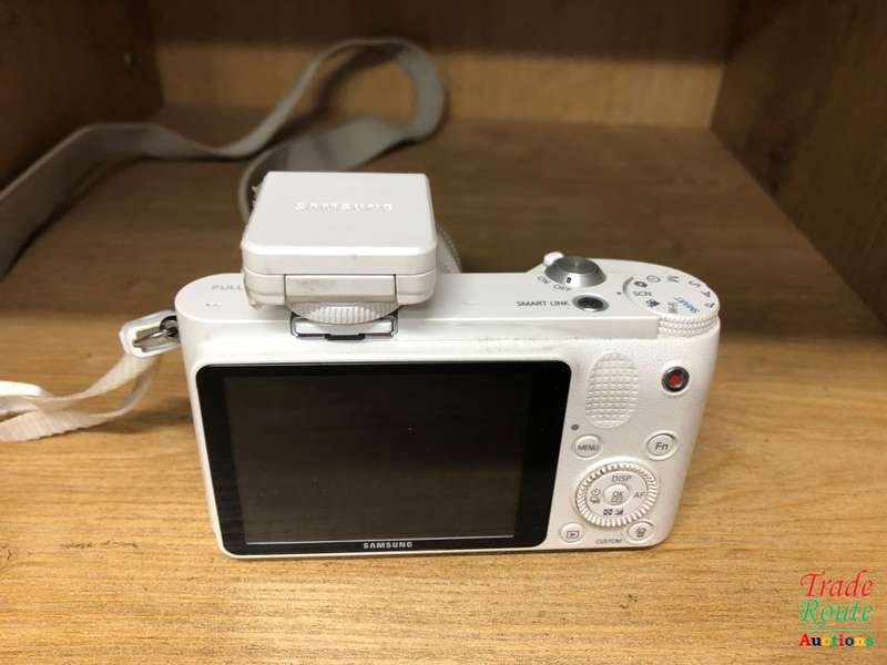 20.3 Megapixels | Samsung NX1000 | SMART DIGITAL CAMERA FULL HD | WI-FI KIT