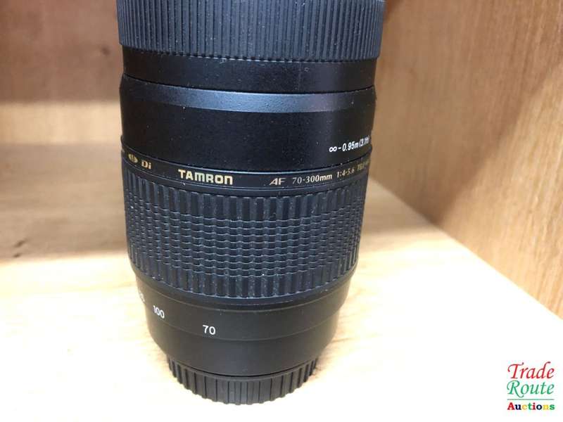 Tamron AF 70-300mm f/4.0-5.6 Di LD Zoom Lens for CANON - for SPARE OR REPAIRS
