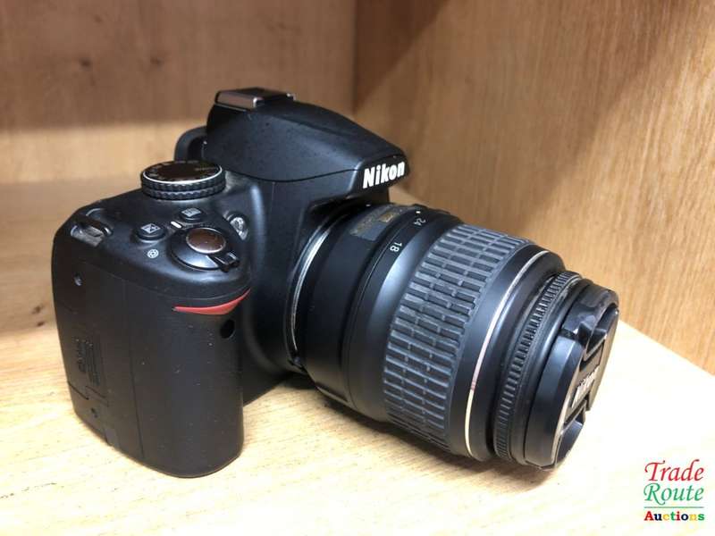 NIKON D3000 DSLR CAMERA CAMERA KIT WITH NIKKOR 18-55 ii LENS