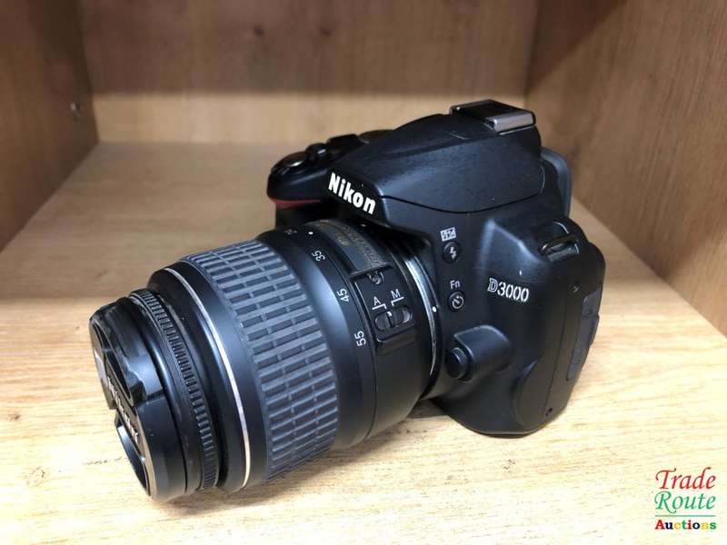 NIKON D3000 DSLR CAMERA CAMERA KIT WITH NIKKOR 18-55 ii LENS