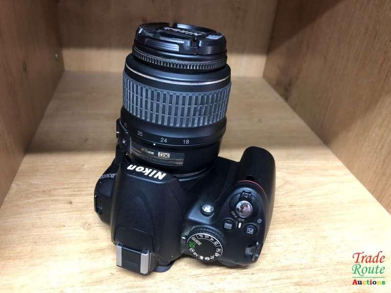 NIKON D3000 DSLR CAMERA CAMERA KIT WITH NIKKOR 18-55 ii LENS