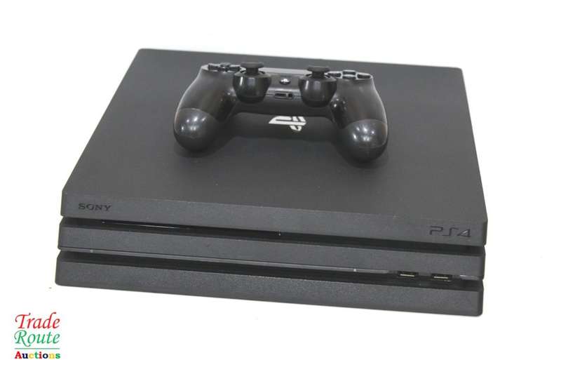 Sony Playstation 4 Console Pro 1TB [CUH-7216b] PS4 PRO + 1 Wireless Controller