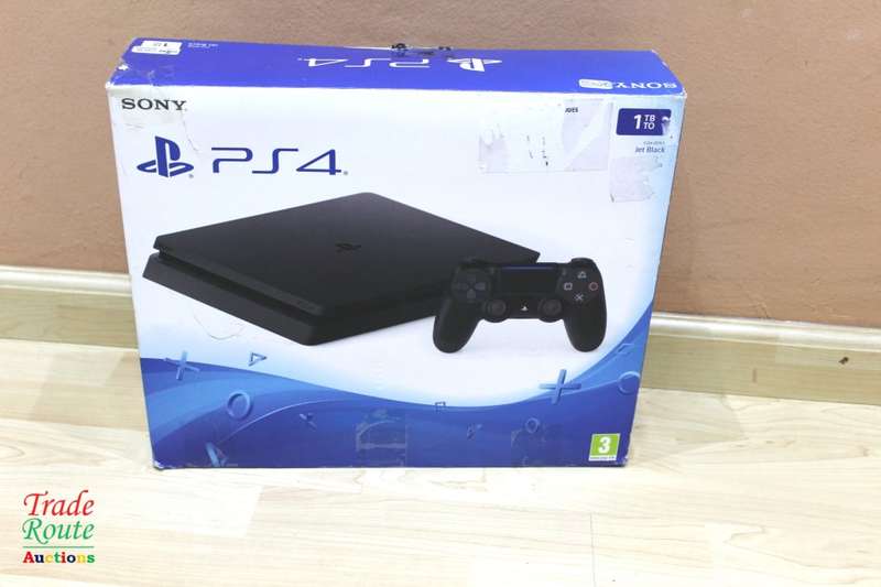 Sony PS4 PlayStation 4 SLIM console 1TB EDITION - CUH-2016B - Jet Black  *** SONY PS4 ***