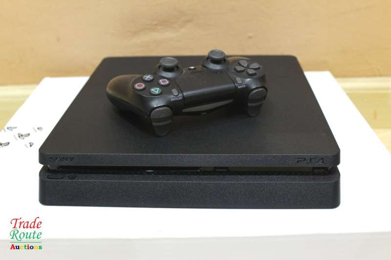 Sony PS4 PlayStation 4 SLIM console 1TB EDITION - CUH-2016B - Jet Black  *** SONY PS4 ***