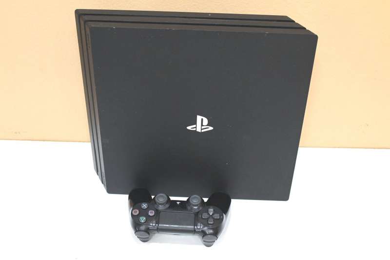 Sony Playstation 4 Console Pro 1TB [CUH-7016b] PS4 PRO + 1 Wireless Controller