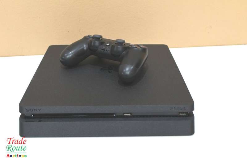 Sony PS4 PlayStation 4 SLIM console CUH-2216A - Jet Black  *** SONY PS4 ***