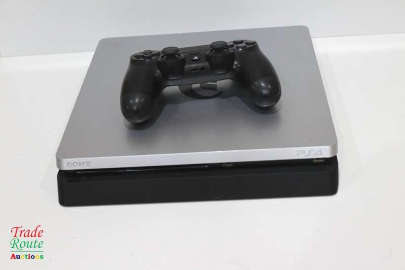 Sony PS4 PlayStation 4 SLIM console 1TB EDITION - CUH-2016B - GT SPECIAL EDITION  *** SONY PS4 ***