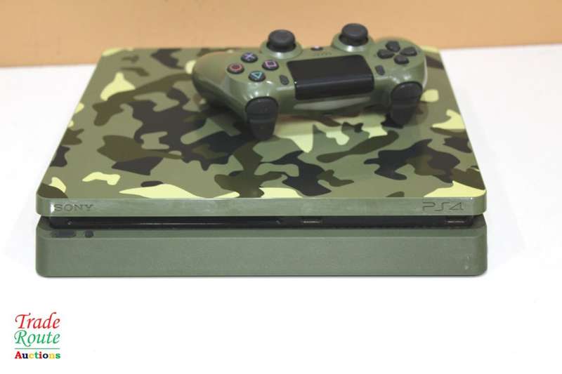 Sony PS4 PlayStation 4 SLIM console - CUH-2116A - 1TB LIMITED EDITION WWII GREEN CAMOUFLAGE
