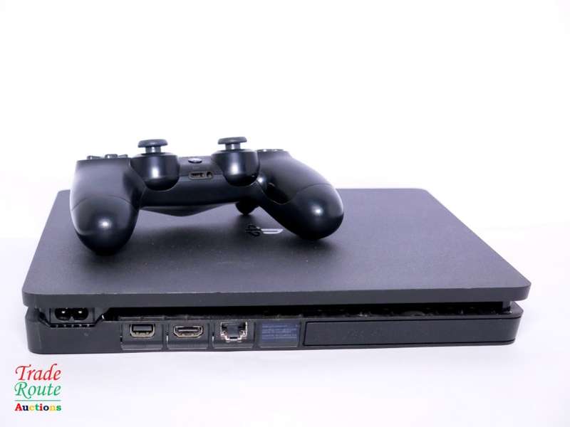 Sony PS4 PlayStation 4 SLIM console CUH-2216A - Jet Black  *** SONY PS4 ***